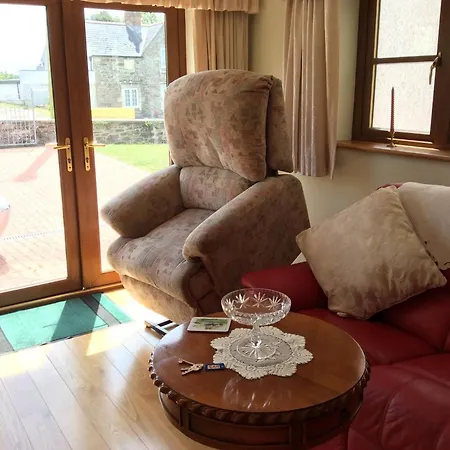 In - Bluebell With Separate Lounge Area * Truro
