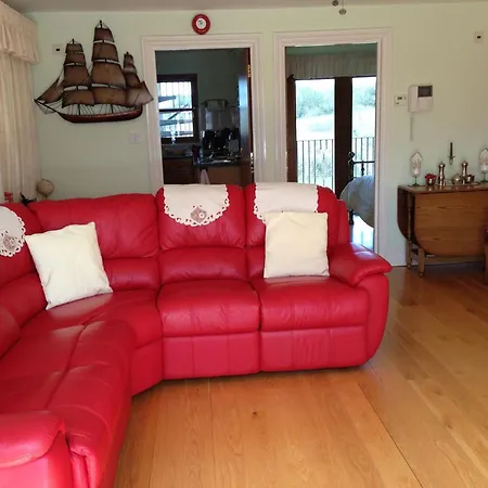 In - Bluebell With Separate Lounge Area * Truro